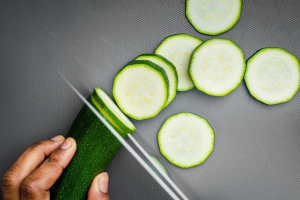 Comment choisir un hachoir à légumes manuel pour une découpe efficace et rapide?