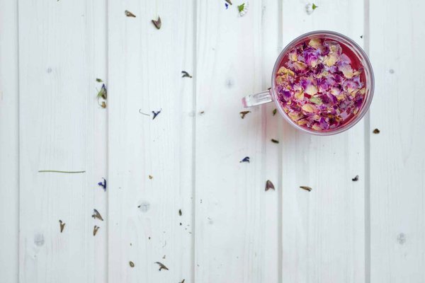 Comment organiser une soirée de dégustation de thé glacé dans un salon de thé estival?